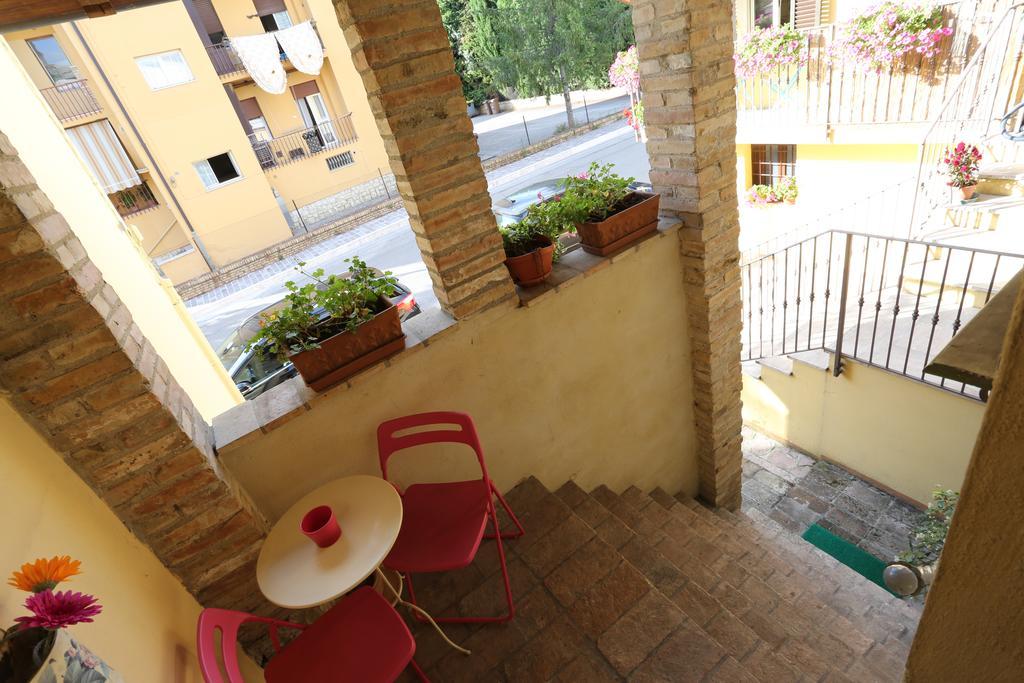 B&B La Casuccia Di אסיסי מראה חיצוני תמונה