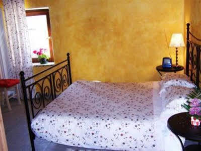 B&B La Casuccia Di אסיסי מראה חיצוני תמונה